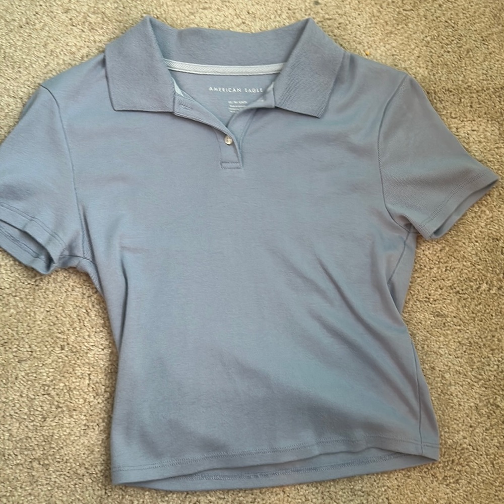 American eagle light blue crop top never worn, without tags.